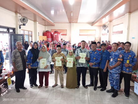 pembagian sertifikat PTSL 
